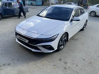 Hyundai Elantra, 2023