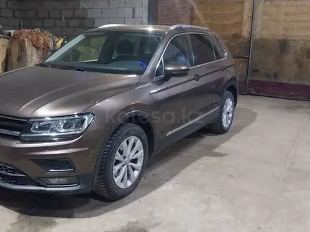 Volkswagen Tiguan 2018 года за 9 600 000 тг. в Астана