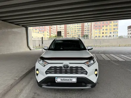 Toyota RAV4 2020 года за 17 500 000 тг. в Шымкент