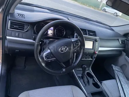 Toyota Camry 2015 года за 6 200 000 тг. в Атырау – фото 7