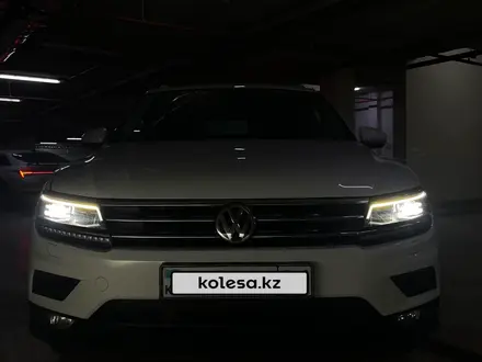 Volkswagen Tiguan 2018 года за 11 800 000 тг. в Астана – фото 74