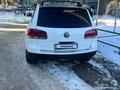 Volkswagen Touareg 2005 года за 4 200 000 тг. в Алматы – фото 3
