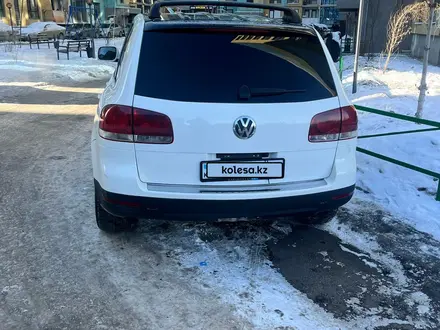 Volkswagen Touareg 2005 года за 4 200 000 тг. в Алматы – фото 3