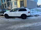 Volkswagen Touareg 2005 года за 4 200 000 тг. в Алматы – фото 2