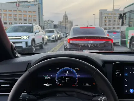 Toyota Camry 2025 года за 21 950 000 тг. в Астана – фото 2