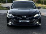 Toyota Camry 2019 года за 13 300 000 тг. в Астана – фото 2