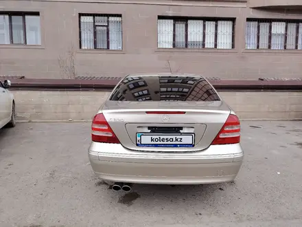 Mercedes-Benz C 320 2003 года за 4 000 000 тг. в Актау – фото 3