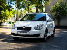 Hyundai Accent, 2010