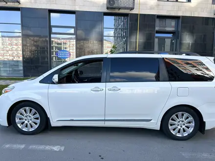 Toyota Sienna 2015 года за 12 000 000 тг. в Атырау – фото 4