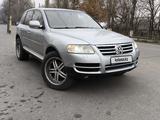 Volkswagen Touareg 2004 года за 3 499 990 тг. в Тараз – фото 2