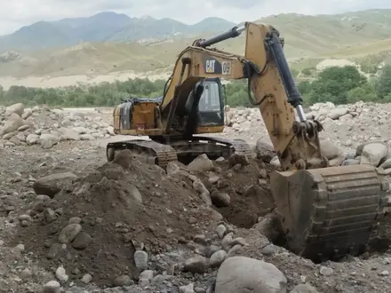 Caterpillar  CAT 330D2L 2018 года за 35 000 000 тг. в Алматы