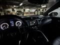 Toyota Camry 2019 года за 14 000 000 тг. в Астана – фото 13