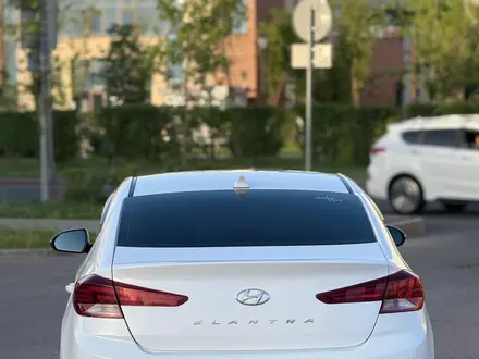 Hyundai Elantra 2019 года за 6 800 000 тг. в Астана – фото 2
