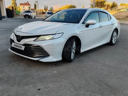 Toyota Camry 2019 года за 14 000 000 тг. в Кызылорда – фото 2