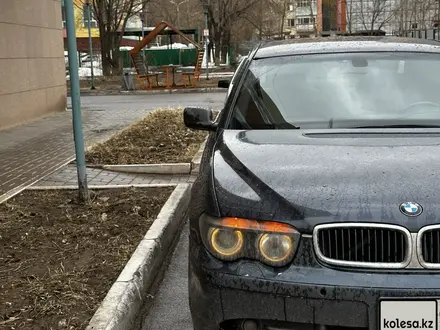 BMW 735 2002 года за 4 200 000 тг. в Астана