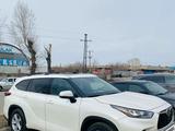 Toyota Highlander 2021 годаүшін25 700 000 тг. в Усть-Каменогорск