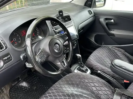 Volkswagen Polo 2012 года за 2 000 000 тг. в Актобе – фото 17