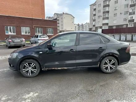 Volkswagen Polo 2012 года за 2 000 000 тг. в Актобе – фото 3