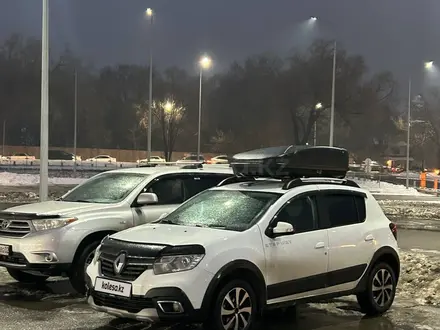 Renault Sandero 2018 года за 6 500 000 тг. в Алматы – фото 2