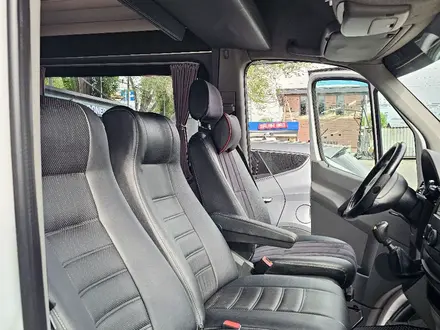 Mercedes-Benz Sprinter 2010 года за 14 500 000 тг. в Алматы – фото 17