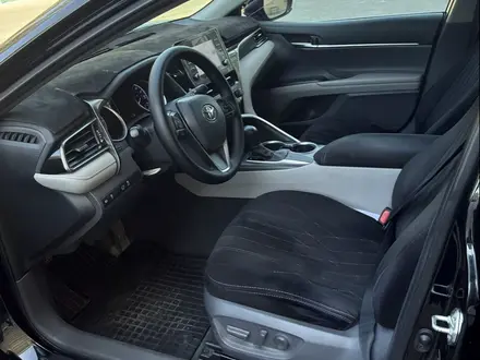 Toyota Camry 2021 года за 14 500 000 тг. в Шымкент – фото 9