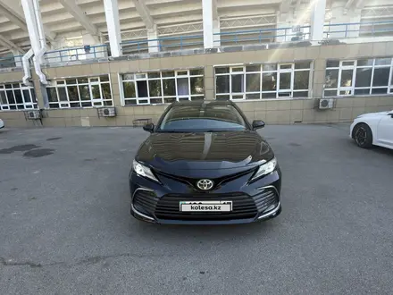 Toyota Camry 2021 года за 14 500 000 тг. в Шымкент