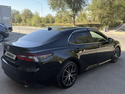 Toyota Camry 2021 года за 14 500 000 тг. в Шымкент – фото 6