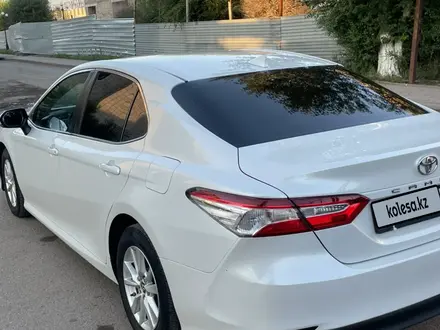 Toyota Camry 2018 года за 10 200 000 тг. в Балхаш – фото 5
