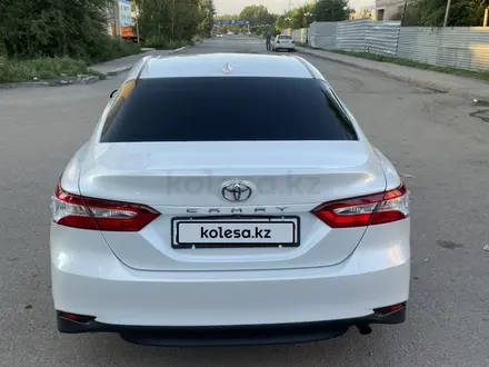 Toyota Camry 2018 года за 10 200 000 тг. в Балхаш – фото 4