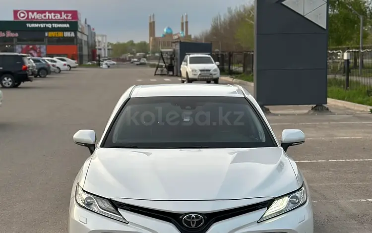 Toyota Camry 2019 года за 13 790 000 тг. в Усть-Каменогорск