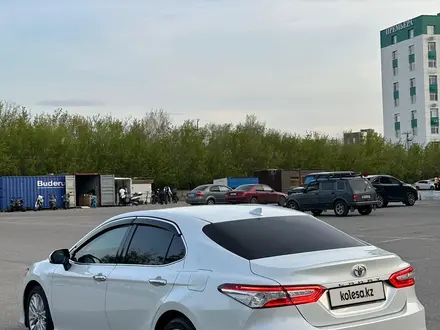 Toyota Camry 2019 года за 14 000 000 тг. в Усть-Каменогорск – фото 4