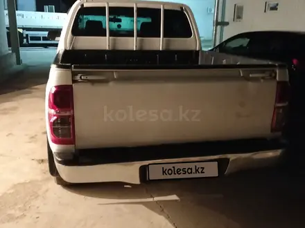 Toyota Hilux 2013 года за 10 000 000 тг. в Кульсары – фото 2