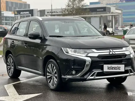 Mitsubishi Outlander 2023 года за 13 550 000 тг. в Астана – фото 3