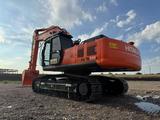 Hitachi  Гусеничный экскаватор б/у HITACHI ZX350 1.6m3 2024 года за 38 800 000 тг. в Алматы