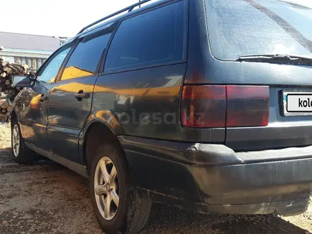 Volkswagen Passat 1994 года за 2 500 000 тг. в Астана – фото 2