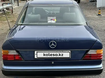 Mercedes-Benz E 200 1990 года за 1 800 000 тг. в Астана – фото 11