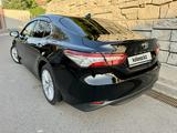 Toyota Camry 2018 года за 14 300 000 тг. в Алматы – фото 3