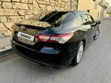 Toyota Camry 2018 года за 14 300 000 тг. в Алматы – фото 4