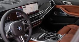 BMW X7 M60i 2026 года за 96 791 869 тг. в Астана – фото 4