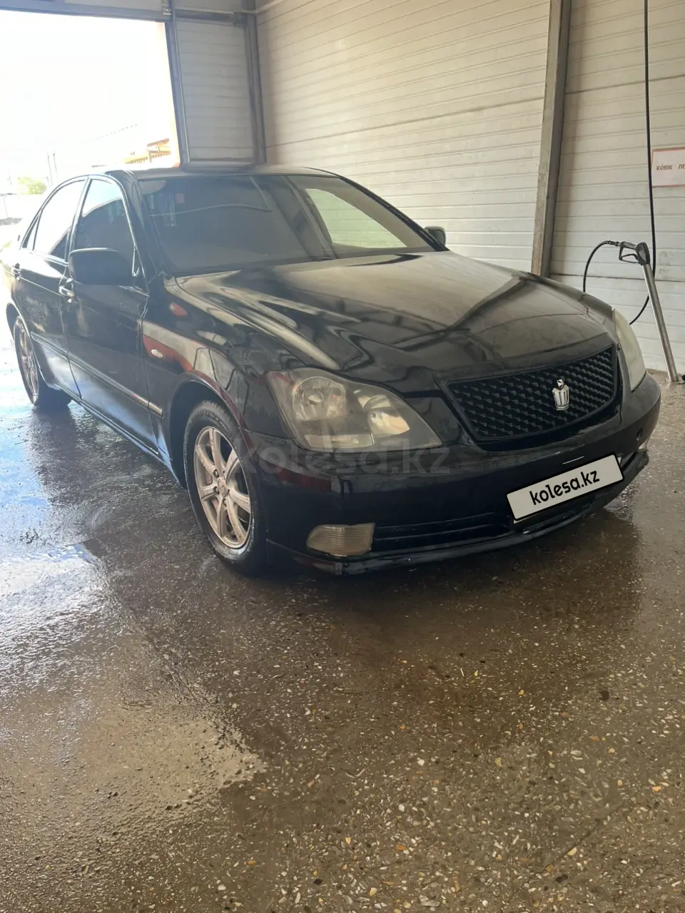 Toyota Crown, 2005