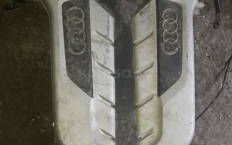 Впускной коллектор Audi R8 4.2 за 100 тг. в Караганда