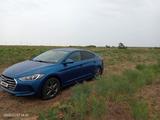 Hyundai Elantra 2018 года за 4 800 000 тг. в Курмангазы – фото 3