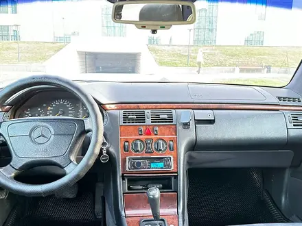 Mercedes-Benz E 230 1996 года за 2 600 000 тг. в Астана – фото 8
