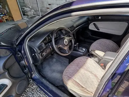 Volkswagen Passat 2002 года за 1 900 000 тг. в Алматы – фото 5