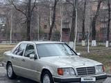Mercedes-Benz E 220 1993 года за 1 300 000 тг. в Туркестан – фото 2