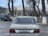 Mercedes-Benz E 220 1993 года за 1 300 000 тг. в Туркестан – фото 3