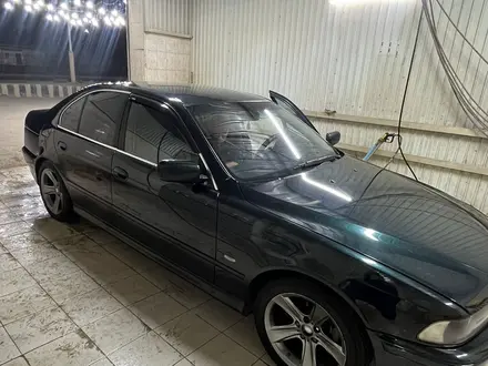 BMW 523 1998 года за 3 100 000 тг. в Жанаозен