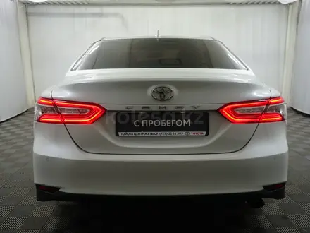 Toyota Camry 2018 года за 12 500 000 тг. в Алматы – фото 4