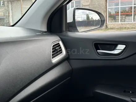 Hyundai Accent 2020 года за 6 500 000 тг. в Актобе – фото 18