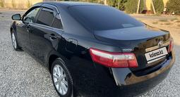 Toyota Camry 2011 года за 6 800 000 тг. в Туркестан – фото 2
